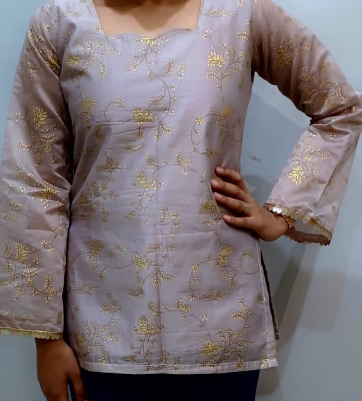 SHORT KURTI WITH GOLDEN PRINT WITH BEAUTIFUL FINISHINNG SLEEVES
