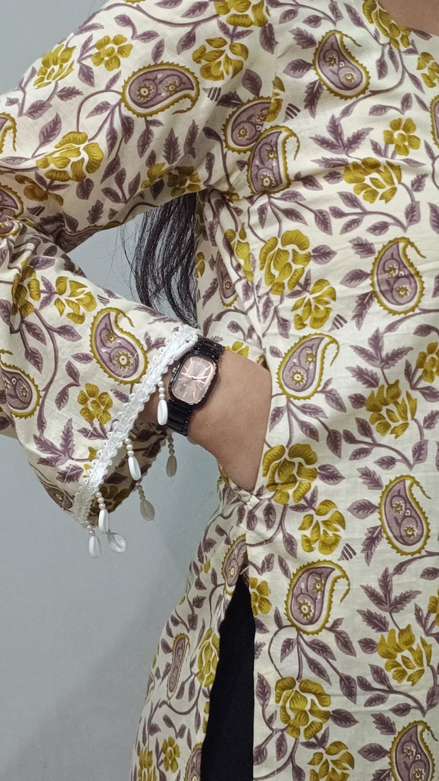 off white short kurti with shell trim finish sleeves